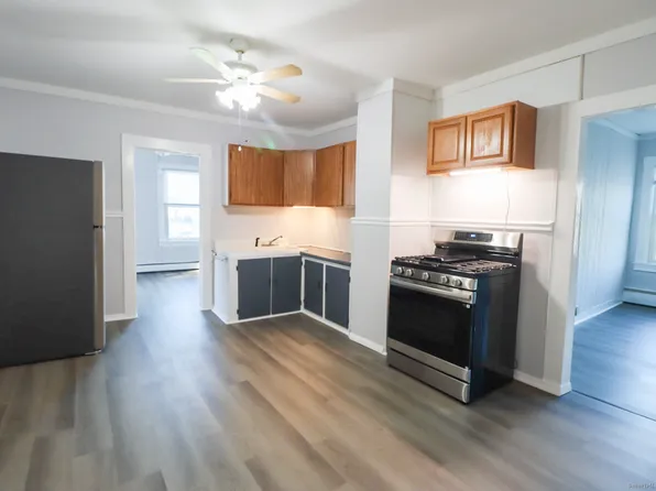 48-50 Golden St, Norwich, CT 06360