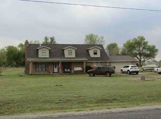 405 W Benton St, Petrolia, TX 76377