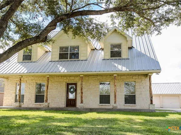 124 Crawford Dr, Victoria, TX 77904