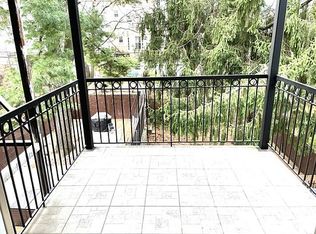 210 7th St APT 2, Brooklyn, NY 11215