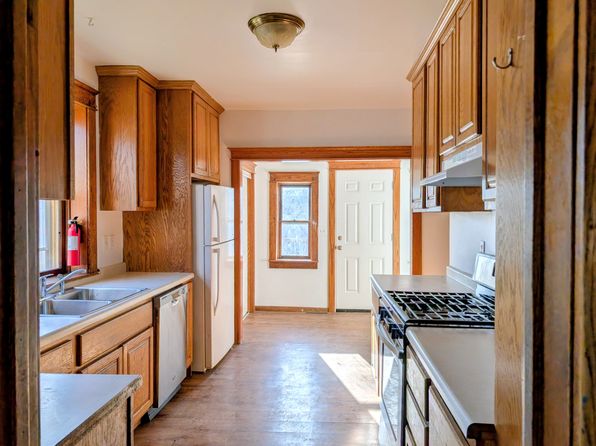 404 4th St SW