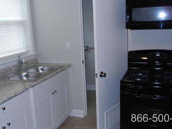 3rd image of 1336 Wentworth Ave Unit 2
