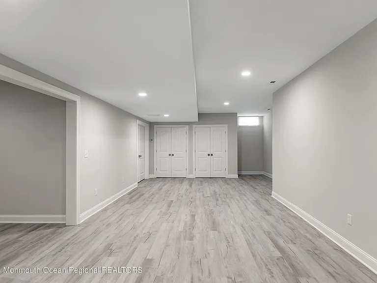 402 6th Ave — Photo 17