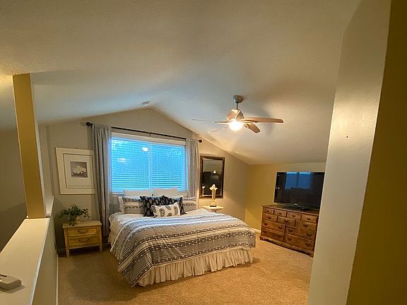 5th image of 2020 Chaucer Ln