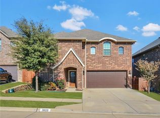 3809 Whisper Hollow Way, Fort Worth, TX 76137