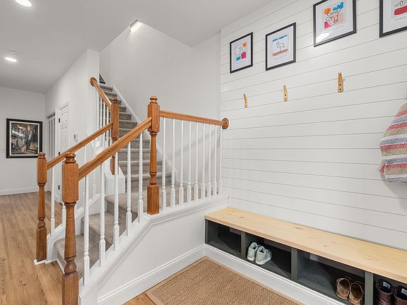 3rd image of 302 Linden Park Ln