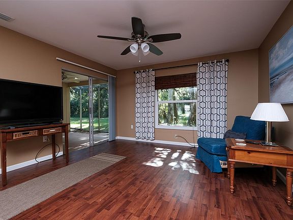 5th image of 5011 Village Gardens Dr #35