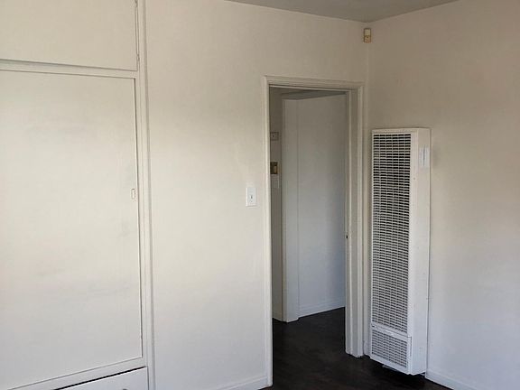 5th image of 578 N Currier St #1