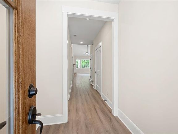 5th image of 110 Doris Path