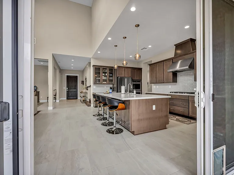 619 Camargue Trl — Photo 45