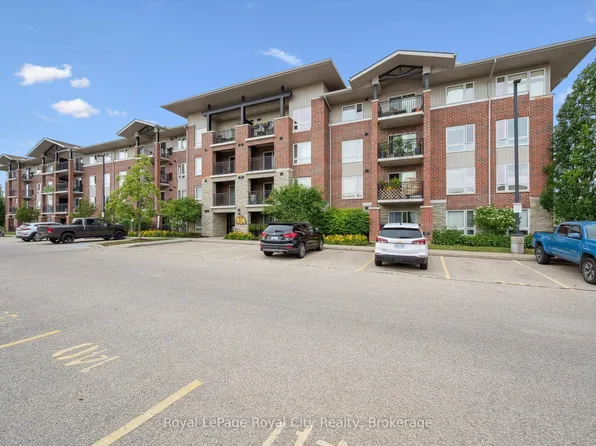 37 Goodwin Dr #212, Guelph, ON N1L 0E6