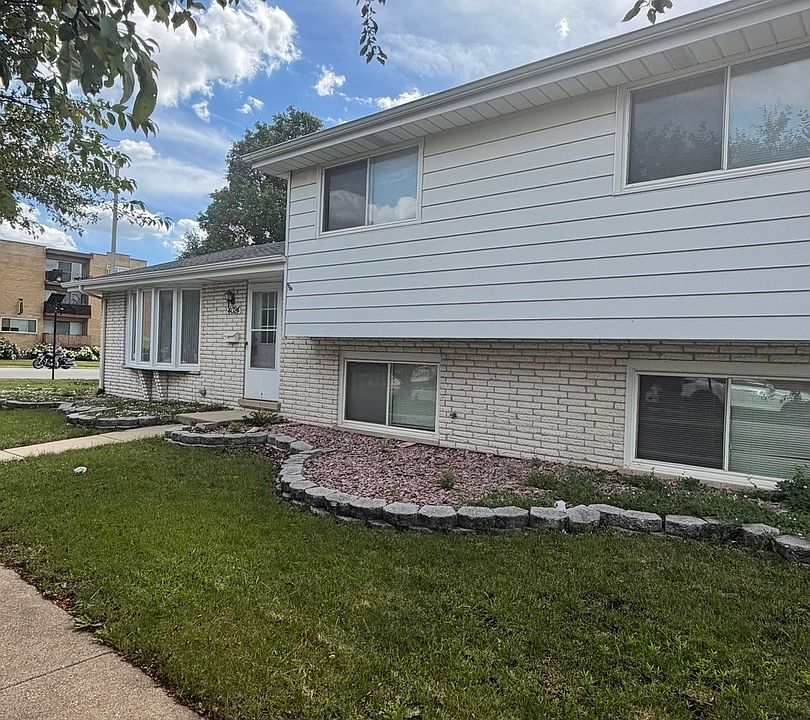 1st image of 4024 W 103rd St