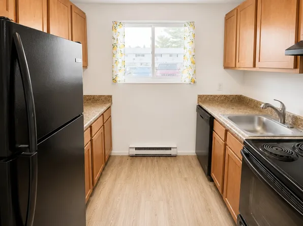52A6 E Perry Hill Rd #6E, Ashford, CT 06278
