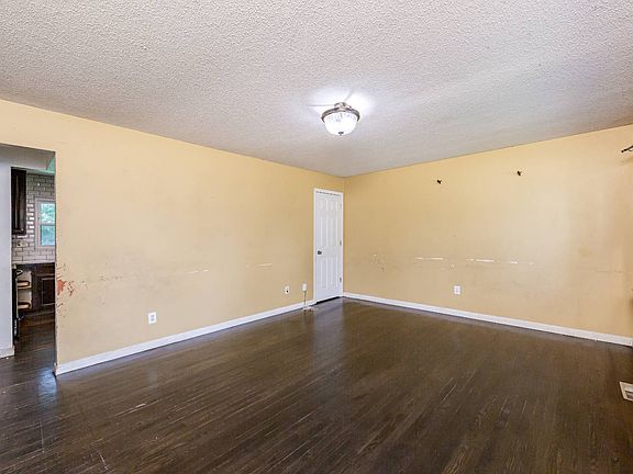 2nd image of 28 Park Dr