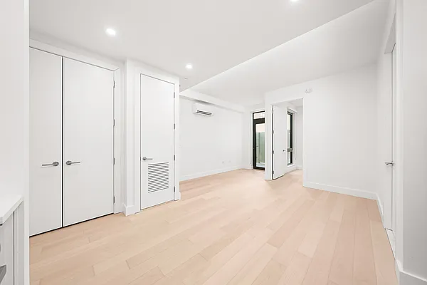 218 Front Street #1228