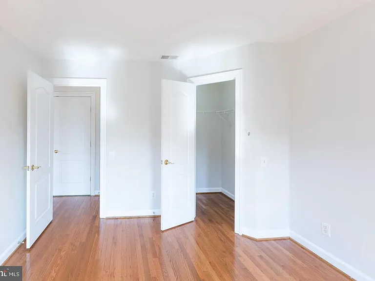 9588 Lagersfield Cir — Photo 28