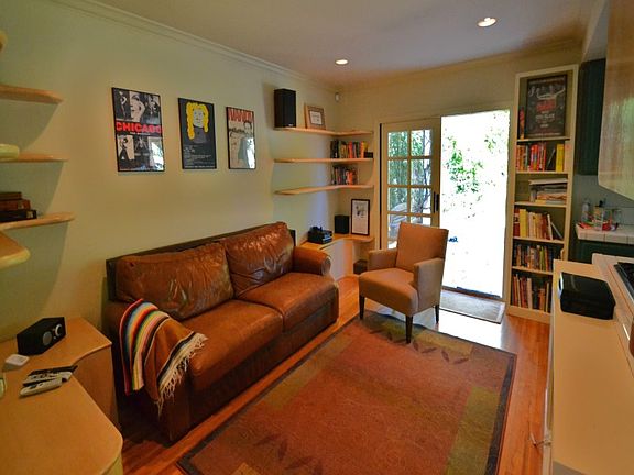 5th image of 1054 Galloway St