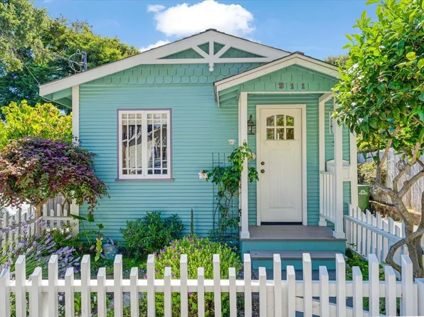 311 Cedar St, Pacific Grove, CA 93950