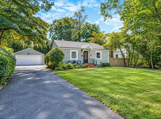 78 E 17th St, Huntington Station, NY 11746