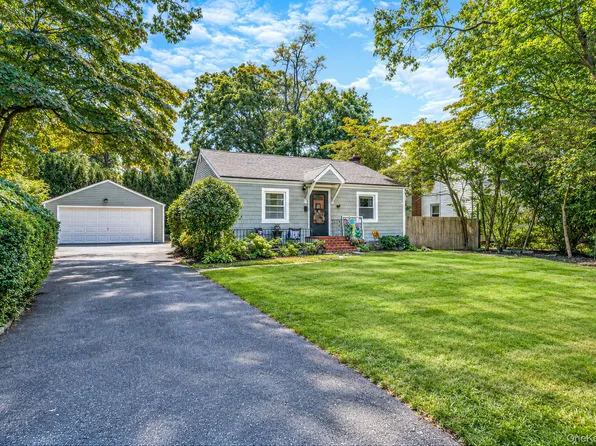 78 E 17th Street, Huntington Station, NY 11746