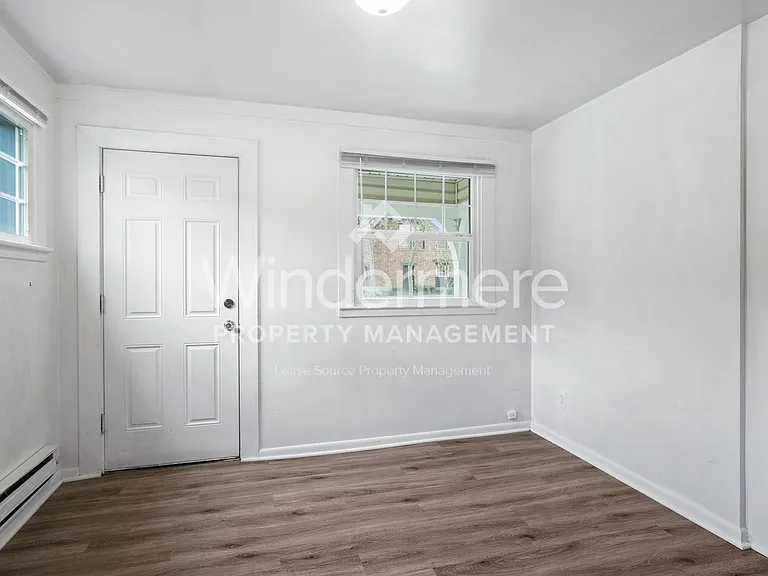 1425 W 8th Ave — Photo 7