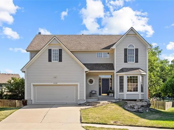 11428 King Ln, Overland Park, KS 66210