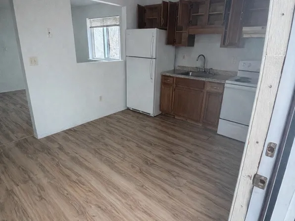 35 Woodward Ave, Waterbury, CT 06705