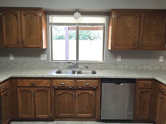 4th image of 2348 E Vine Ct