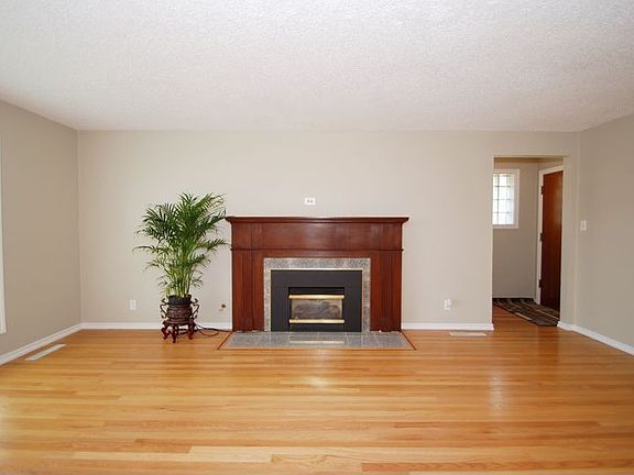 3rd image of 2601 N Huson St