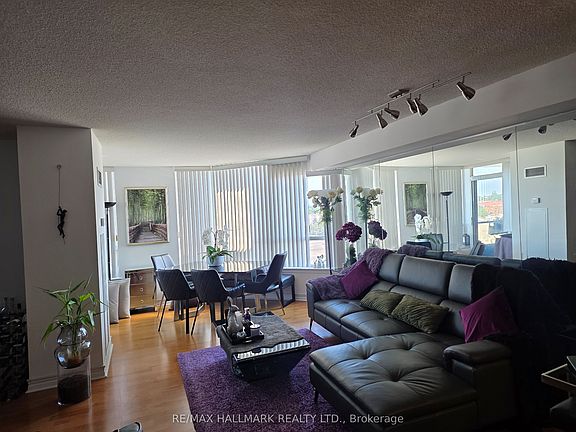 4th image of 9017 Leslie St #611