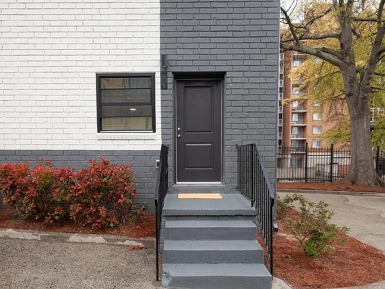 396 Linden Ave NE #105 — Photo 3