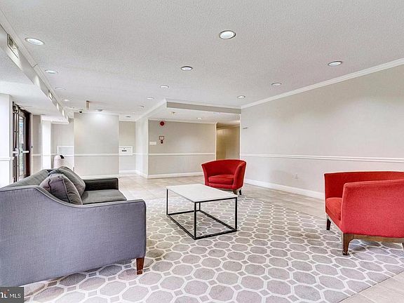 2nd image of 6143 Leesburg Pike APT 301