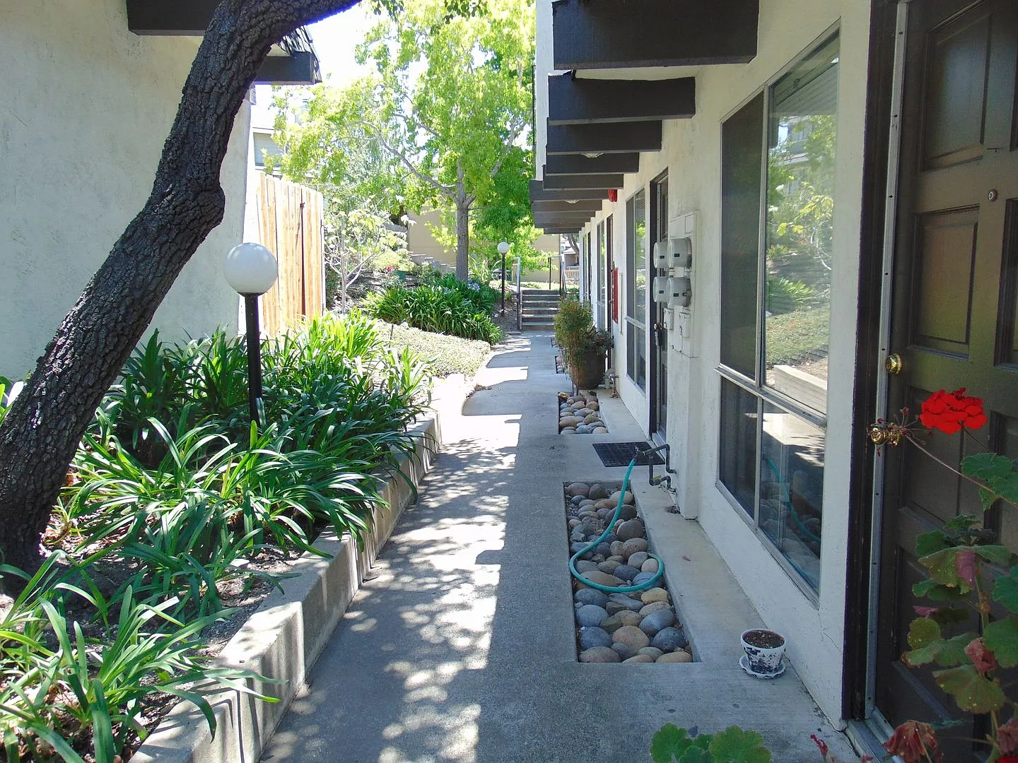 0077 677 Morro Street — Photo 3