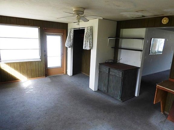 3rd image of 22285 New York Ave
