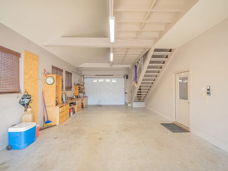 103 Rolling Hills Dr — Photo 1