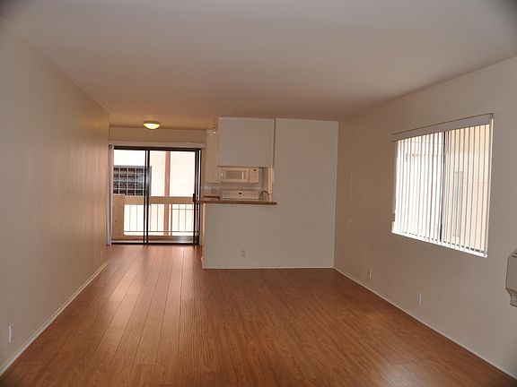 5th image of 132 S Clark Dr APT 304