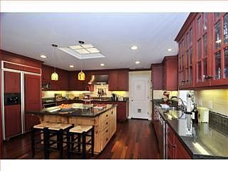 5th image of 2061 Carol Ave