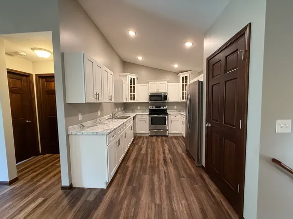 1933 Southridge Ave APT 1, Menomonie, WI 54751