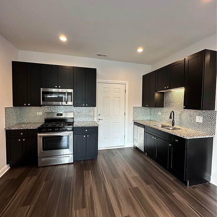 1st image of 4403 N Keeler Ave #2