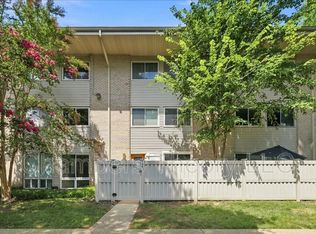 118 Haycock Rd #A-3, Falls Church, VA 22046