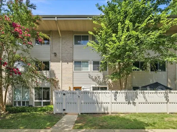 118 Haycock Rd #A-3, Falls Church, VA 22046