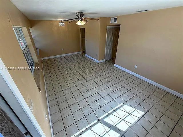 14407 NE 5th Ave #14407 — Photo 2
