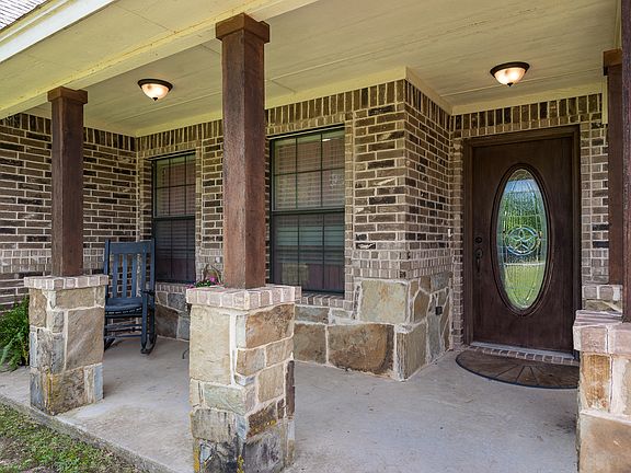 2nd image of 109 Plantation Oaks Ct