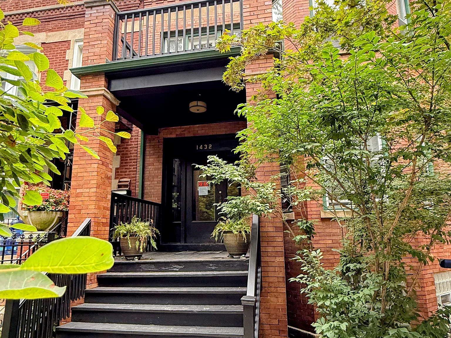 2 bed, 1200 sqft, $2,500 — Photo 1