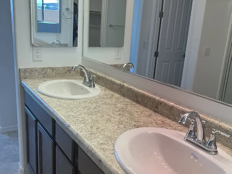 1251 E Jahns Dr — Photo 8