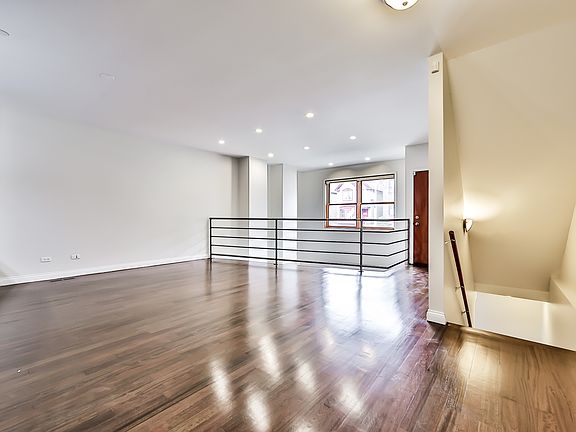 2nd image of 1109 N Mozart St #101
