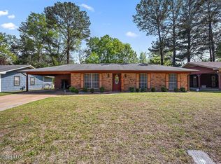 955 Watkins Pl, Jackson, MS 39206