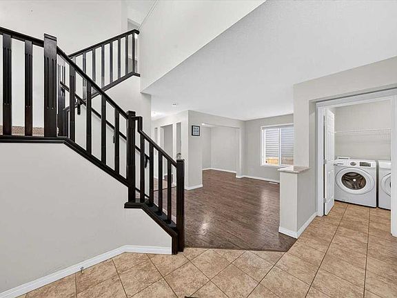 3rd image of 117 W Panora Way NW