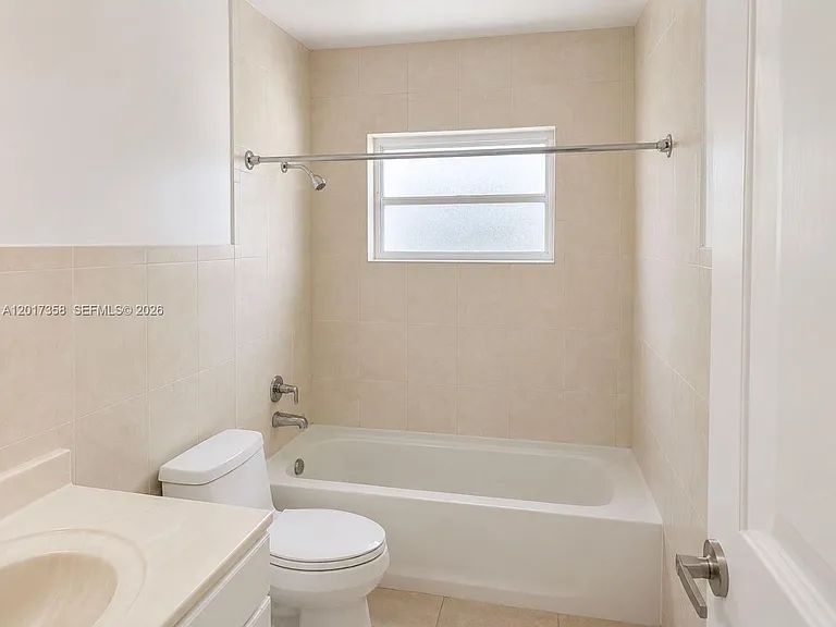 21011 NE 25th Ct — Photo 12