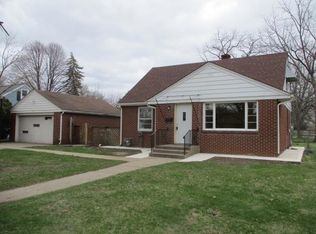 2211 Carney Ave, Rockford, IL 61103